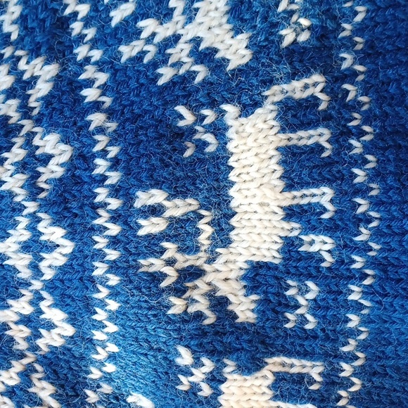 Hand knit.. Moose and snowflake wool cardigan - Picture 7 of 7